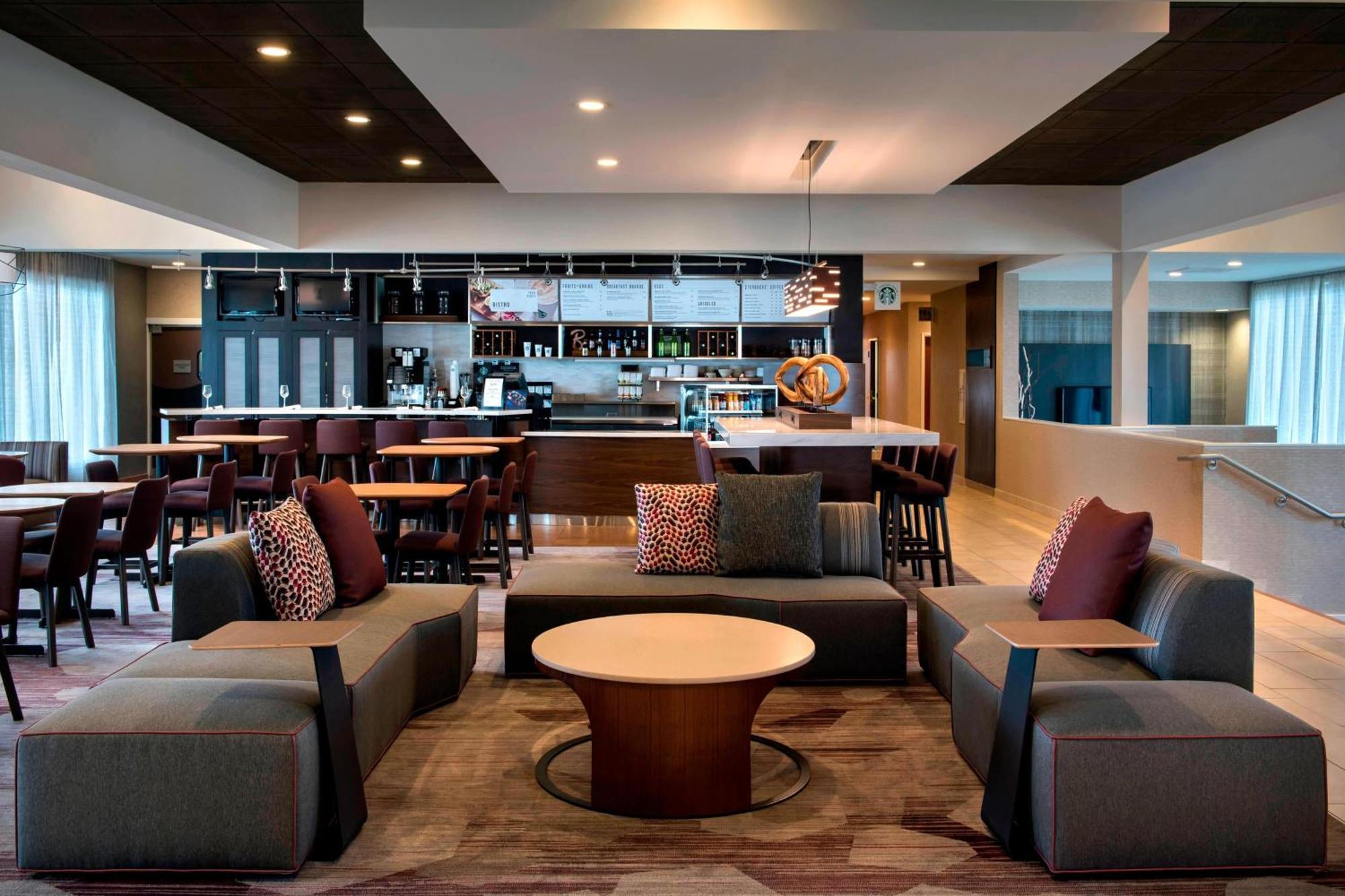 Courtyard By Marriott Poughkeepsie Hotell Exteriör bild