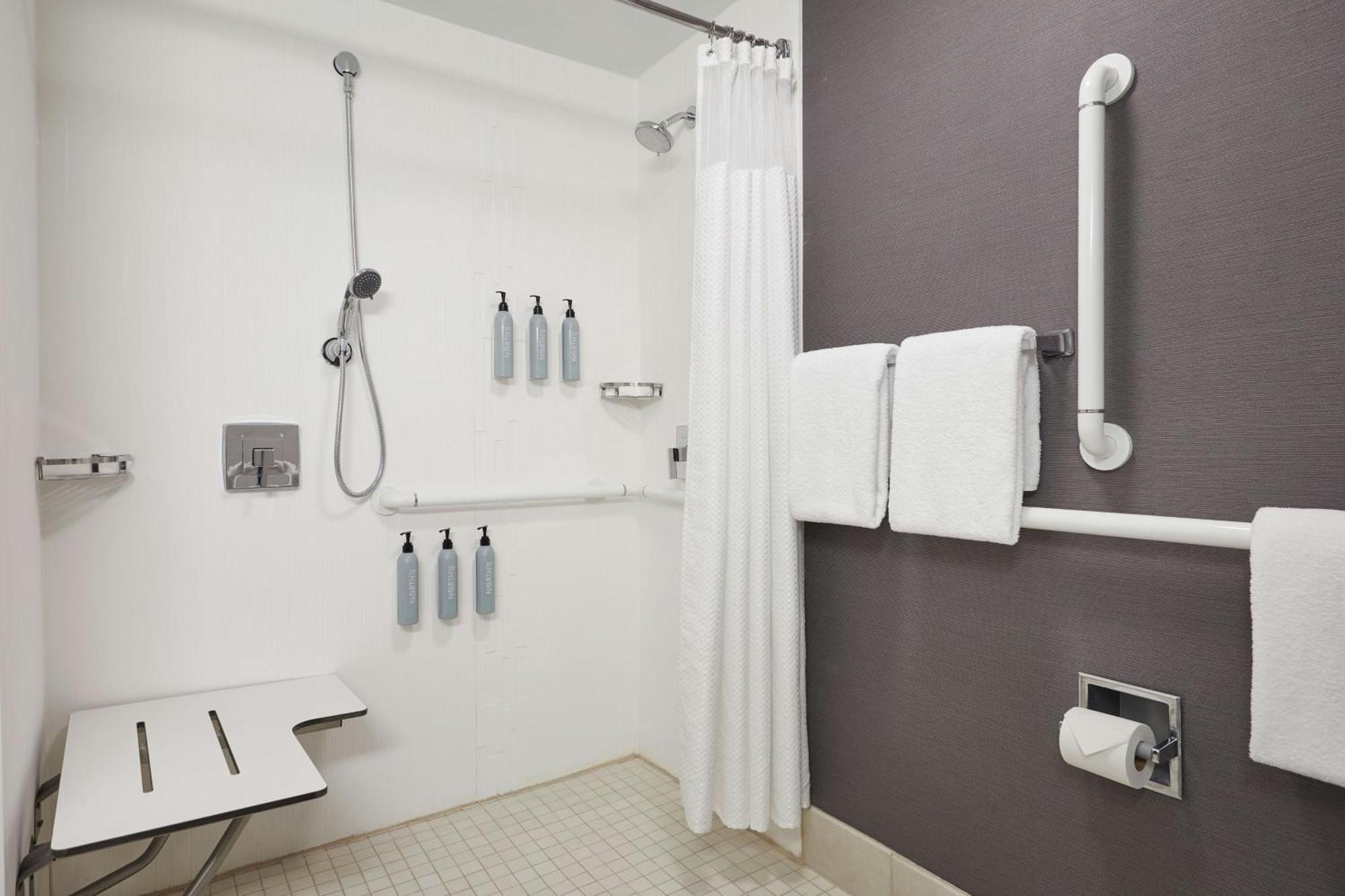 Courtyard By Marriott Poughkeepsie Hotell Exteriör bild