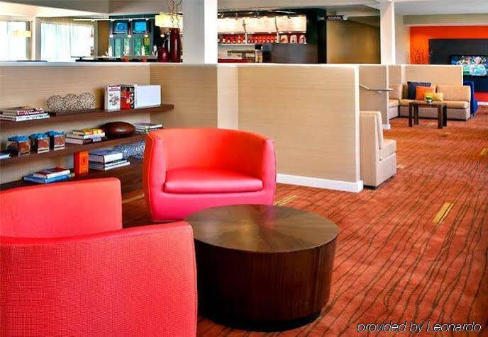 Courtyard By Marriott Poughkeepsie Hotell Exteriör bild